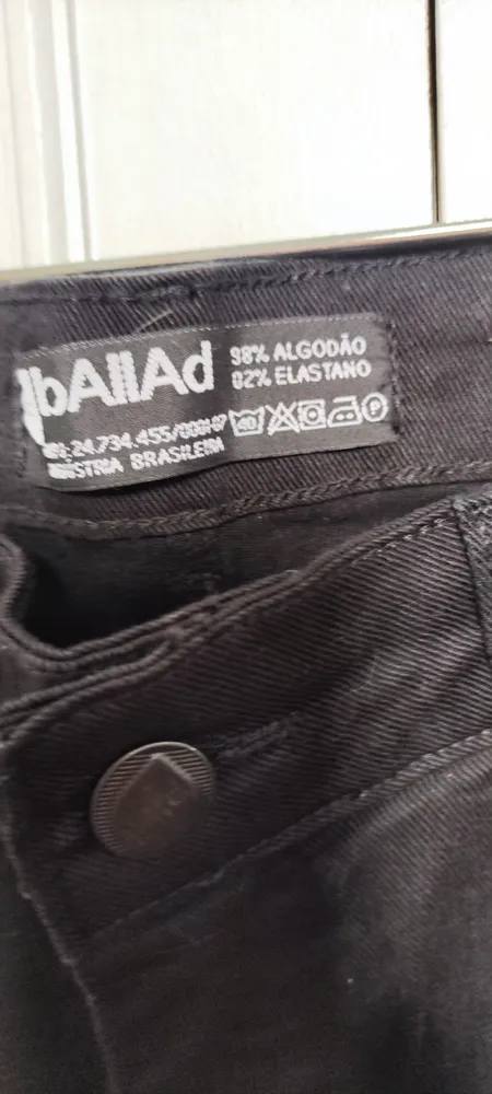 Calça Skinny Preta Rasgada