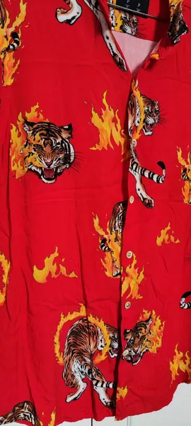 Camisa Vermelha de Botão
