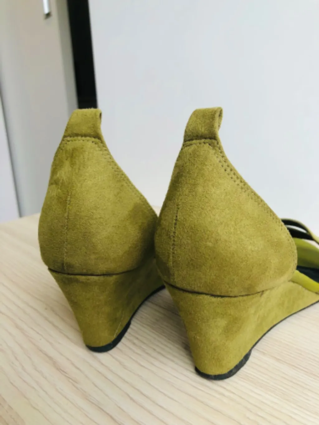 Sapato Verde Camurca Constance