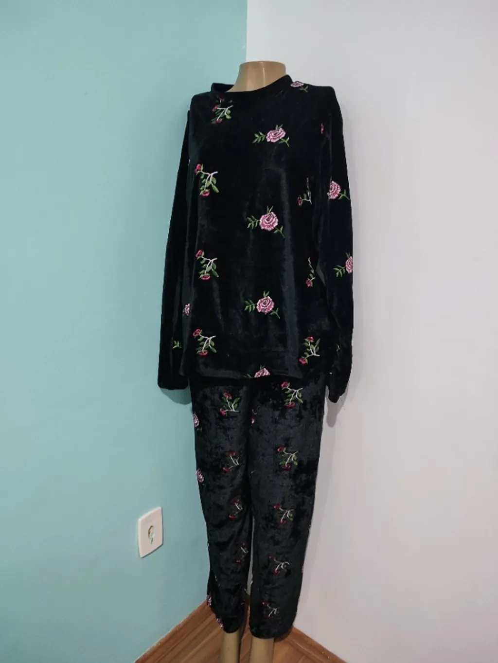 conjunto preto pijama