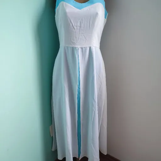 vestido longo branco e azul