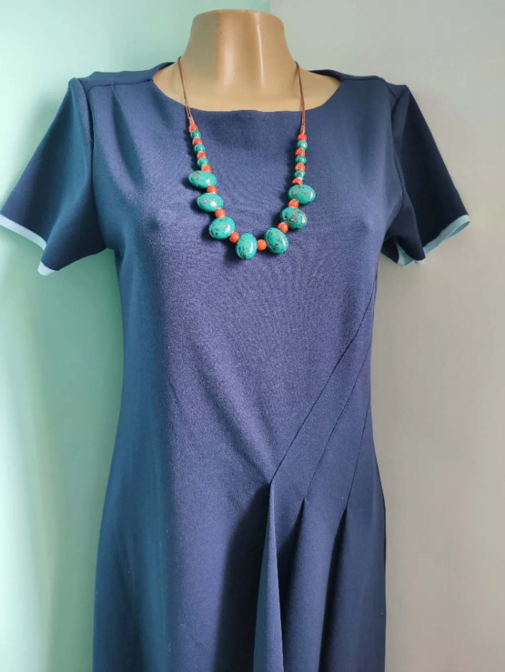 vestido midi azul marinho