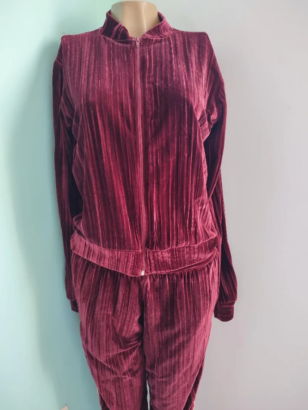 conjunto feminino vinho