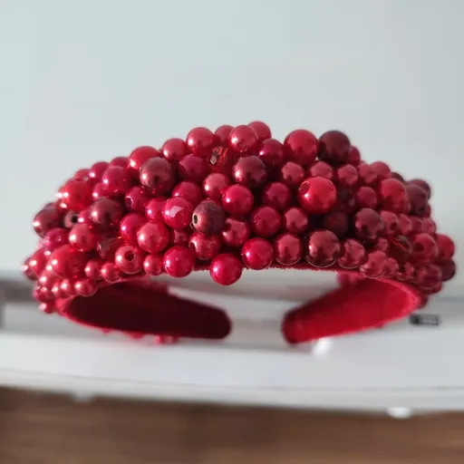 Tiara feminina vermelha