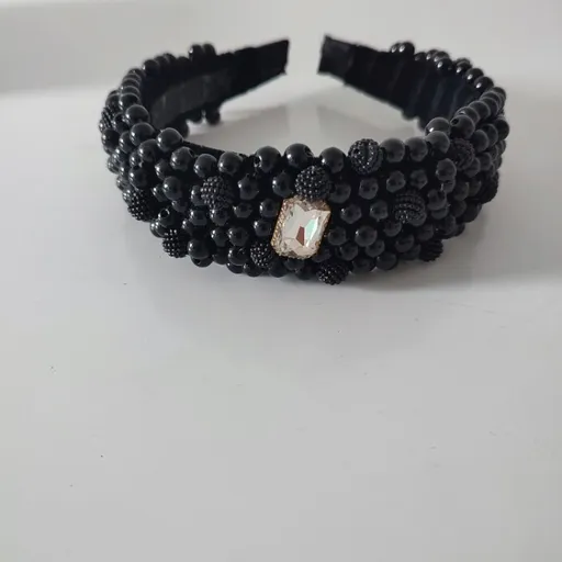 Tiara feminina preta