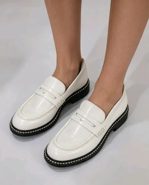 sapato mocassim branco