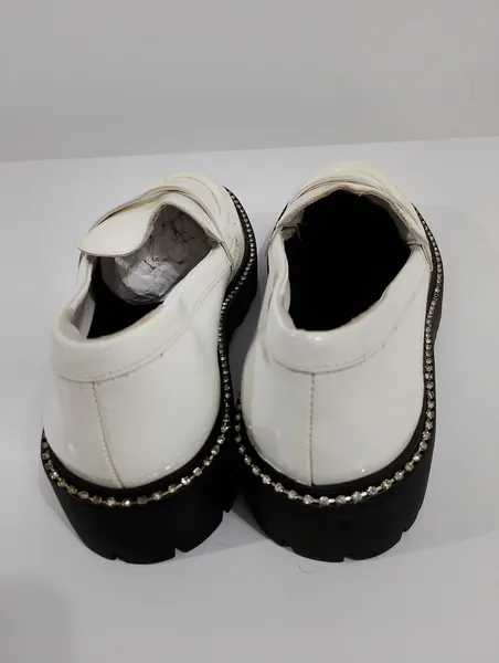 sapato mocassim branco