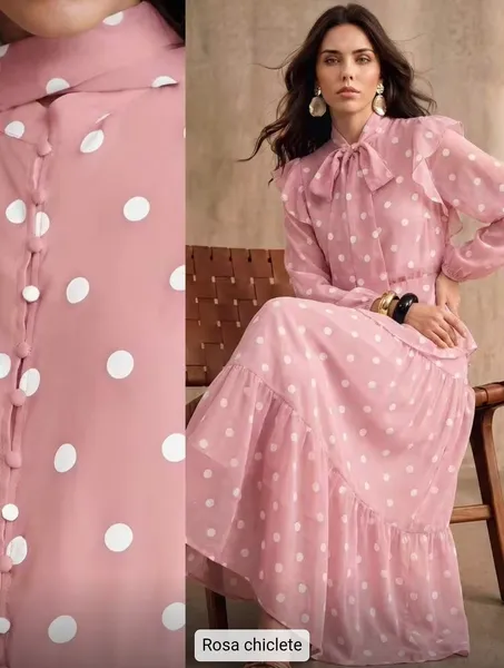conjunto Feminino de saia rosa
