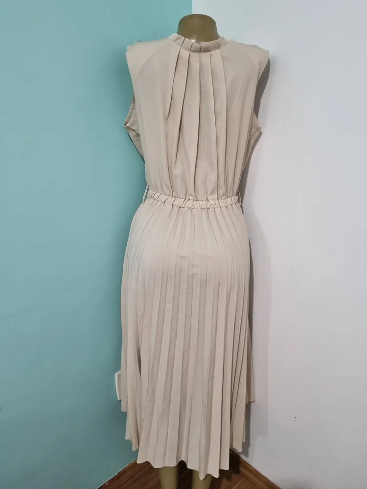 vestido midi plissado