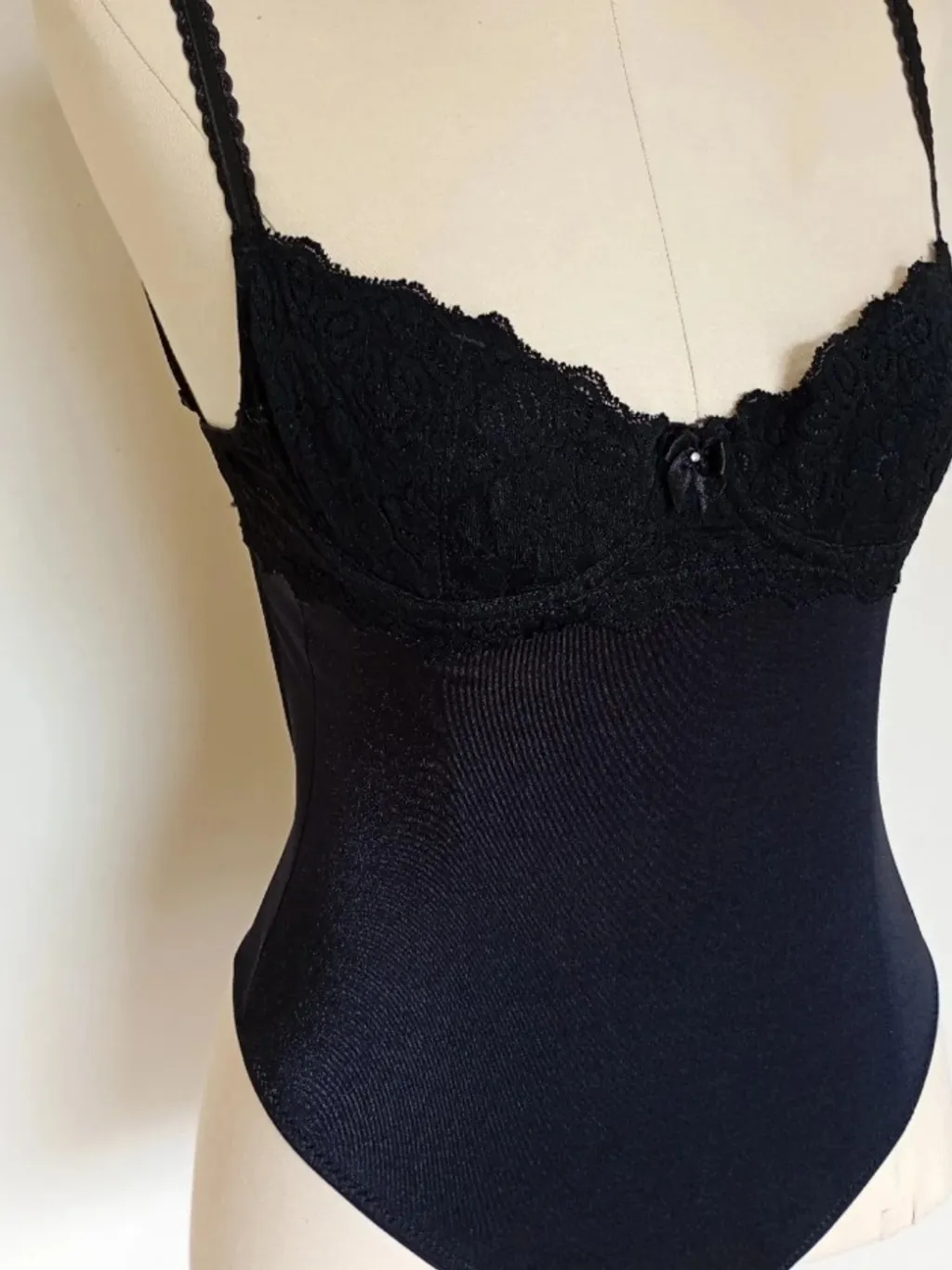 body meia taça preto vintage cgc detalhes em renda tamanho p