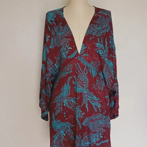 vestido colcci manga morcego