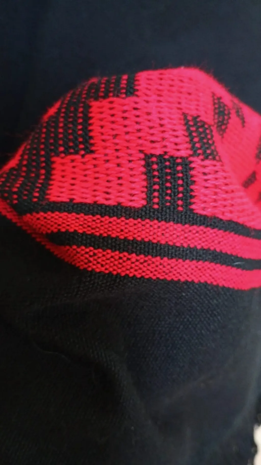 pala poncho argentino de lã preto com vermelho novo veste até o