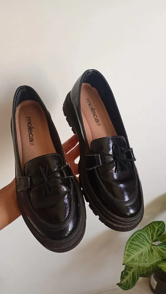 Mocassim Moleca verniz preto tam 34