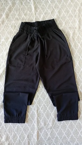 Calça jogger preta com bolsos nova tamanho M