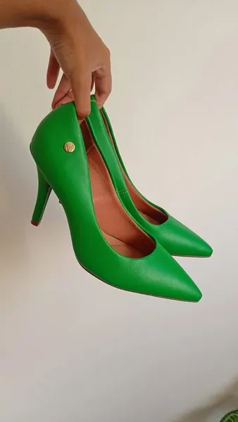 Scarpin Vizzano salto fino verde tamanho 36
