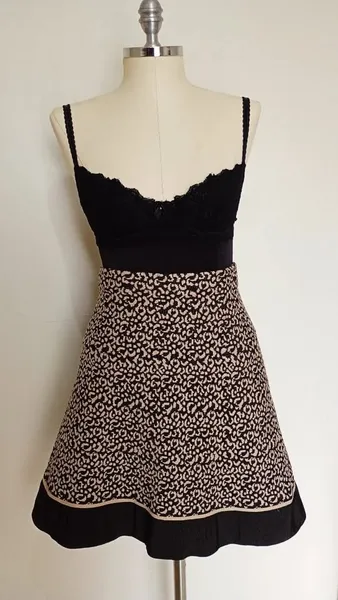Saia de lã tricotada animal print  nova tamanho M