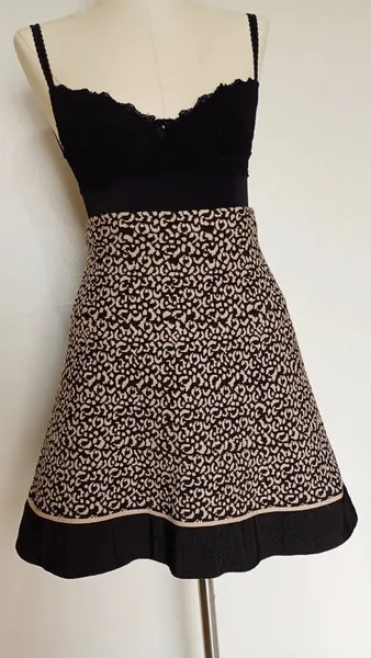 Saia de lã tricotada animal print  nova tamanho M