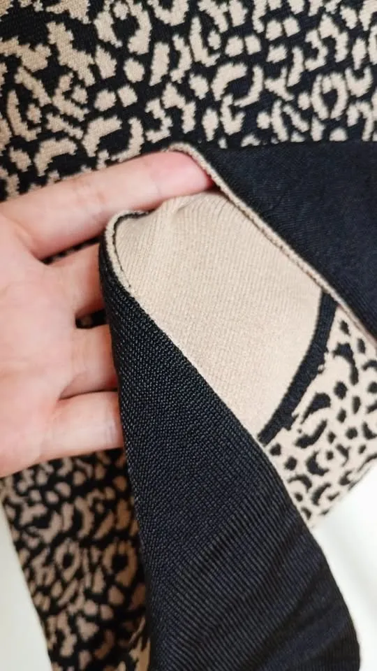 Saia de lã tricotada animal print  nova tamanho M
