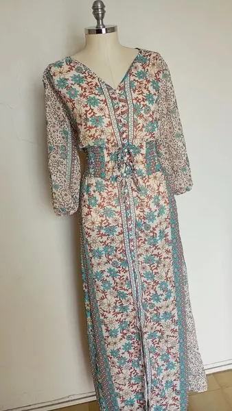 Vestido saída de praia Boho de botões
