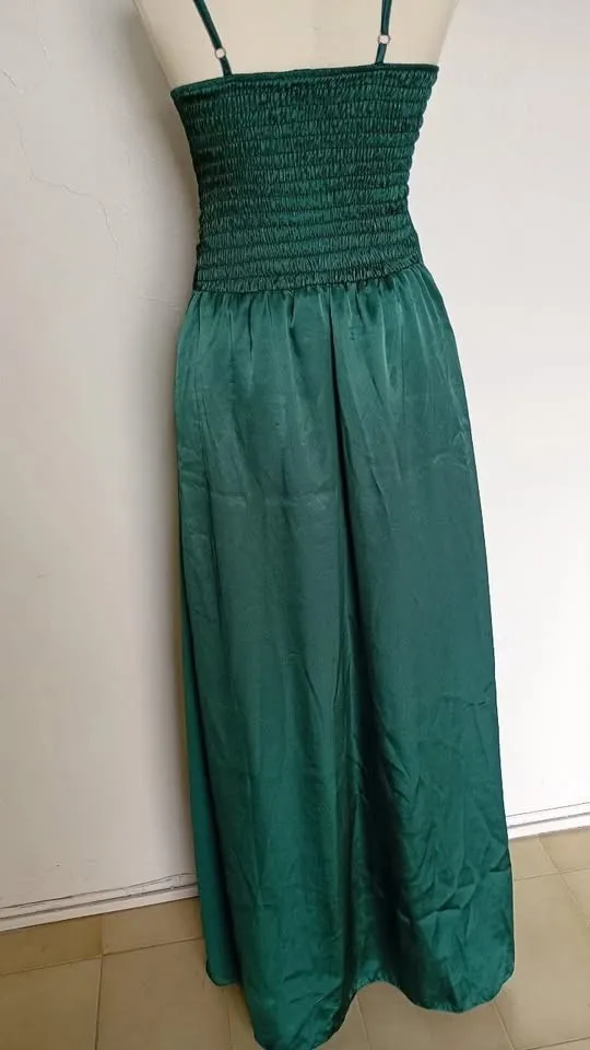 Vestido de festa longo verde esmeralda plissado