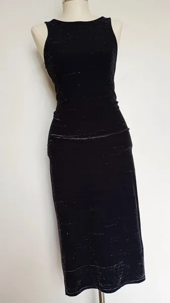 Vestido midi preto brilhoso tamanho M