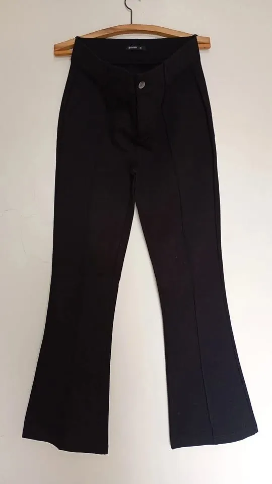 Calça flare preta Cortellê de viscose nova tamanho M