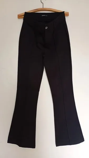 Calça flare preta Cortellê de viscose nova tamanho M