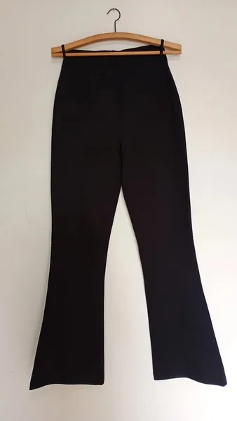 Calça flare preta Cortellê de viscose nova tamanho M