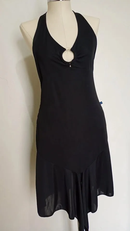 Vestido frente única preto com argola tamanho M