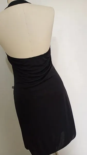 Vestido frente única preto com argola tamanho M