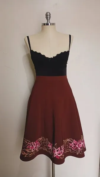 Saia Midi marrom pintada a mão rodada tamanho M
