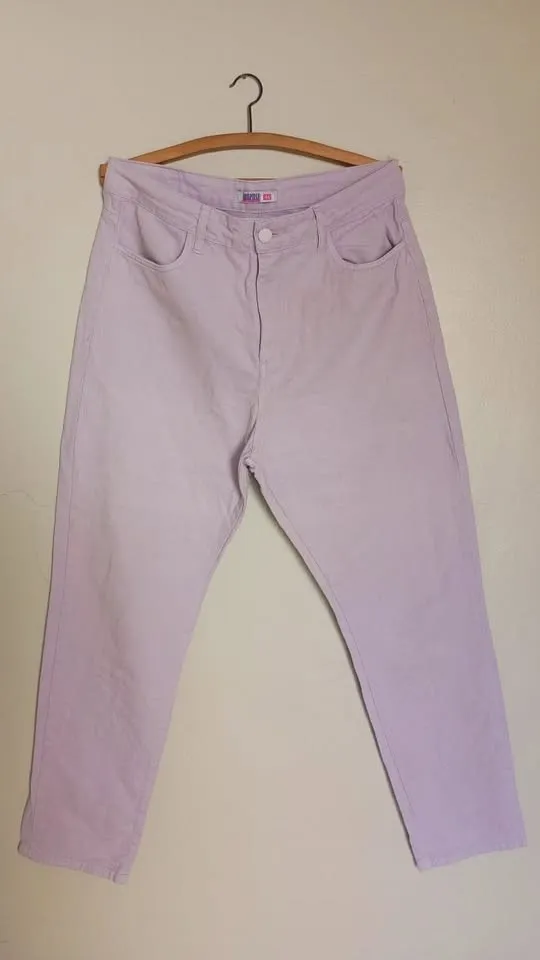Calça jeans Mom lilás tamanho 44