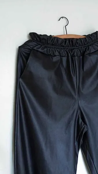 Calça Wide Leg em courino tamanho P