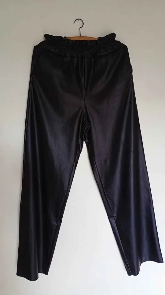Calça Wide Leg em courino tamanho P