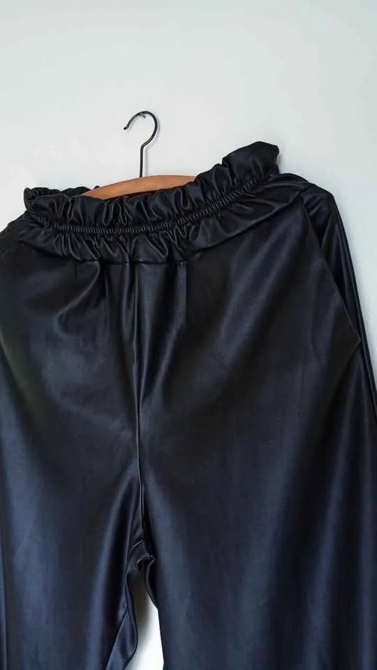 Calça Wide Leg em courino tamanho P