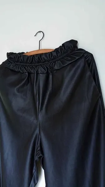 Calça Wide Leg em courino tamanho P