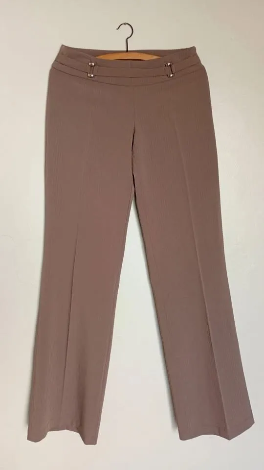 Calça caqui de alfaiataria feminina tamanho M