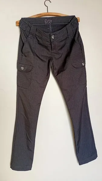 Calça de alfaiataria cinza risca de giz tamanho 38