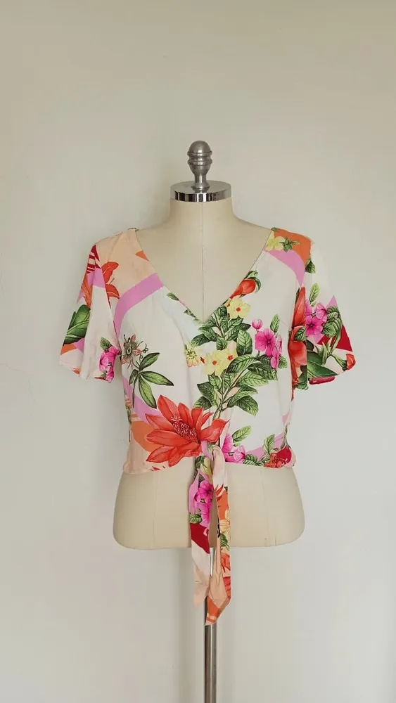 Blusa Cropped floral amarrar P