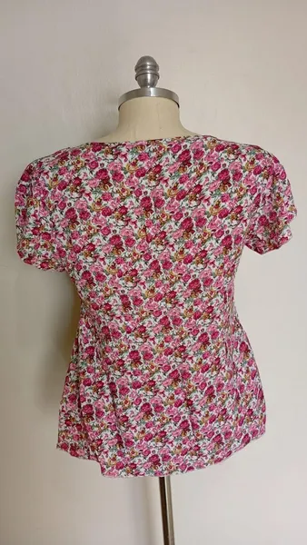 Blusa florida rosa tamanho G