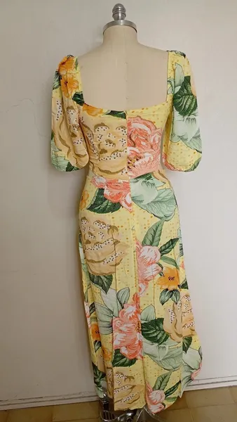 Vestido amarelo floral manga princesa P