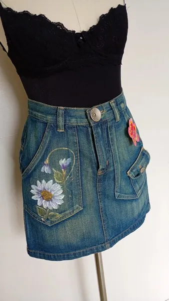 Saia jeans retrô pintada a mão nova tamanho 36
