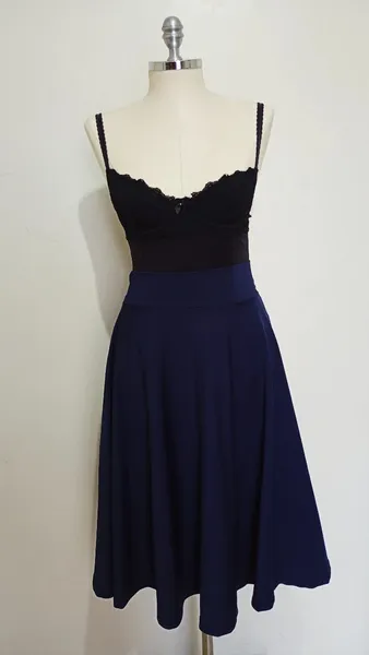Saia Midi azul marinho rodada tamanho P