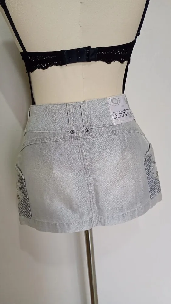 Mini saia retrô prata nova tamanho 38