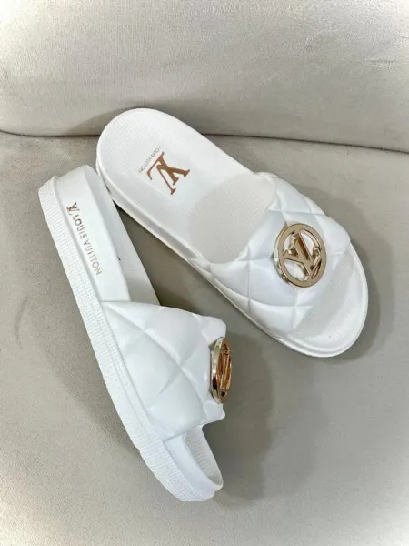 Chinelo Louis Vuitton Matelassê Feminino