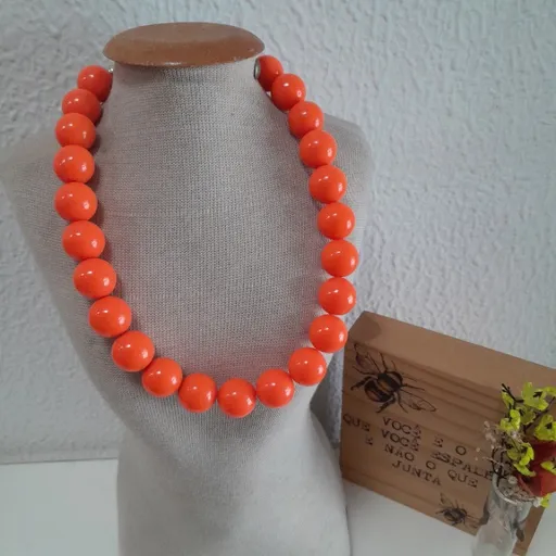 *ACESSÓRIO* COLAR MÉDIO BOLAS RESINA LARANJA