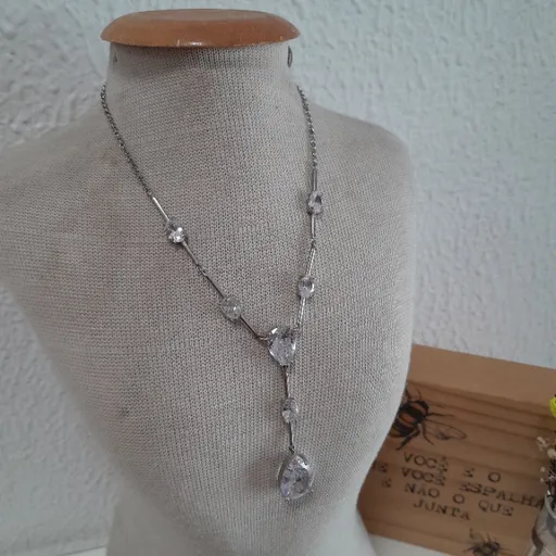 *ACESSÓRIO* COLAR CHOKER GRAVATINHA CRISTAIS PRATEADO