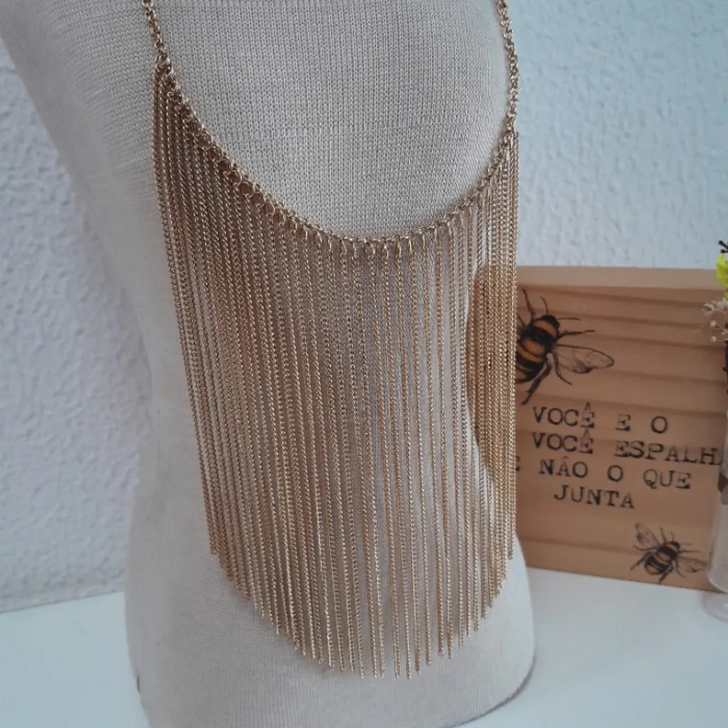 *ACESSÓRIO* COLAR FRANJADO CORRENTES STATEMENT DOURADO