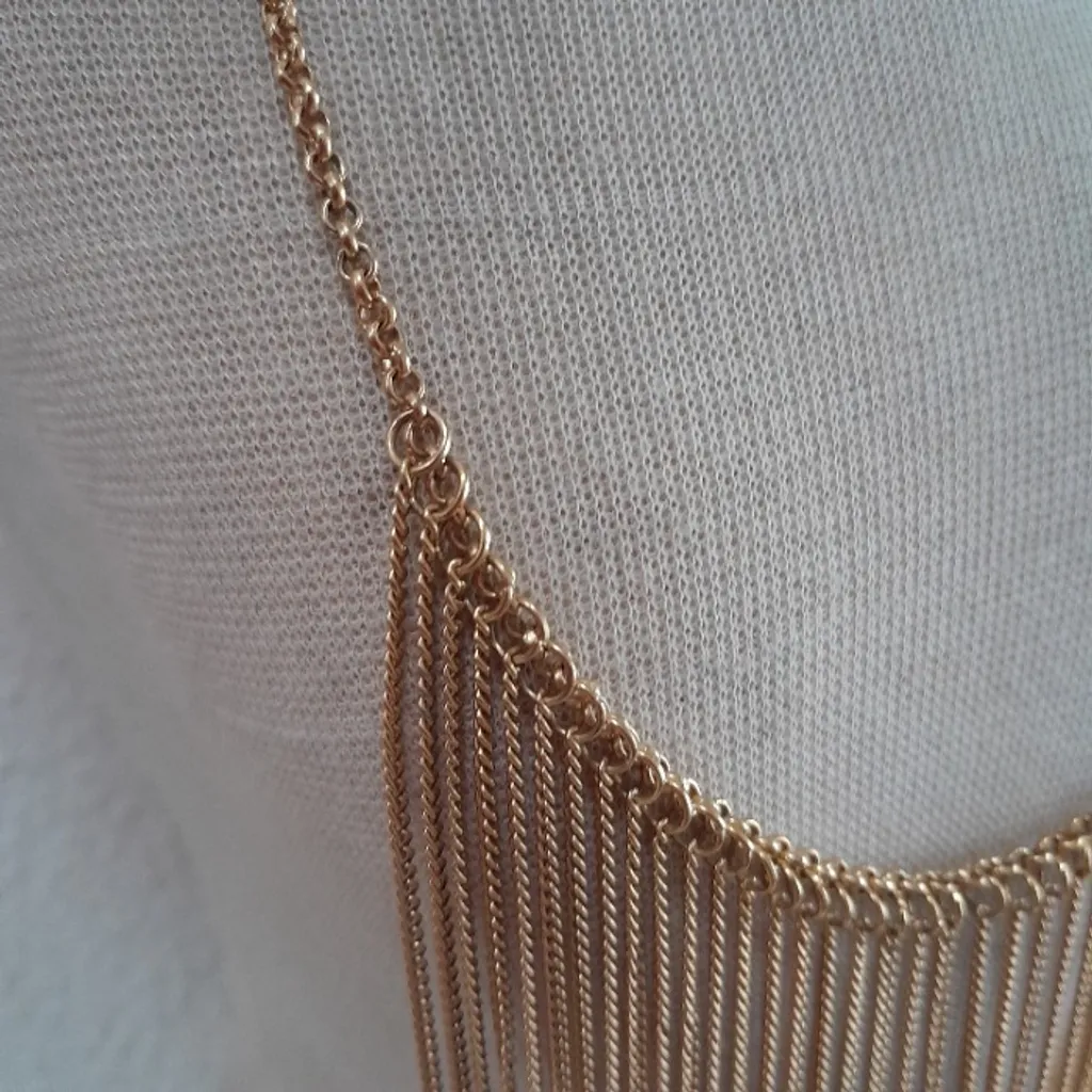 *ACESSÓRIO* COLAR FRANJADO CORRENTES STATEMENT DOURADO