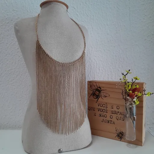 *ACESSÓRIO* COLAR FRANJADO CORRENTES STATEMENT DOURADO